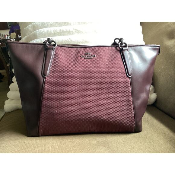 🖤❤️ Coach Ava Legacy Jacquard Oxblood Milk Tote F57246 🖤❤️ - Picture 2 of 10